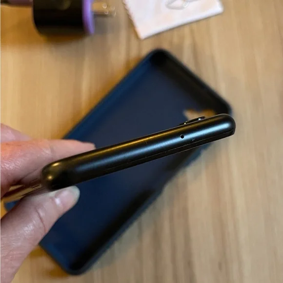 Samsung Galaxy A13 5G (A136U) - 64GB Unlocked Smartphone - Black - Picture 6 of 12